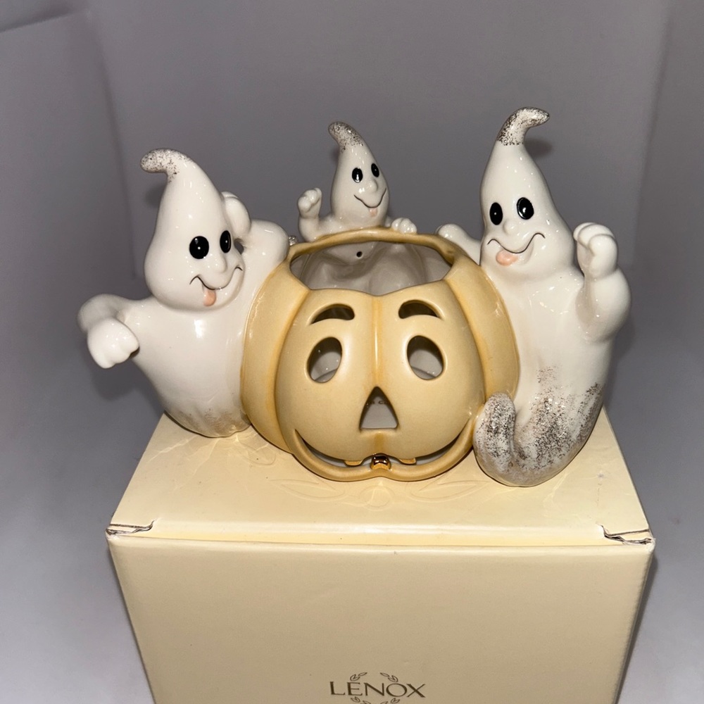 Spooky and glittery Lenox ghost and Jack-o-lantern pumpkin ceramic glaze…